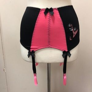 Retro Kitty garter belt pink/blk